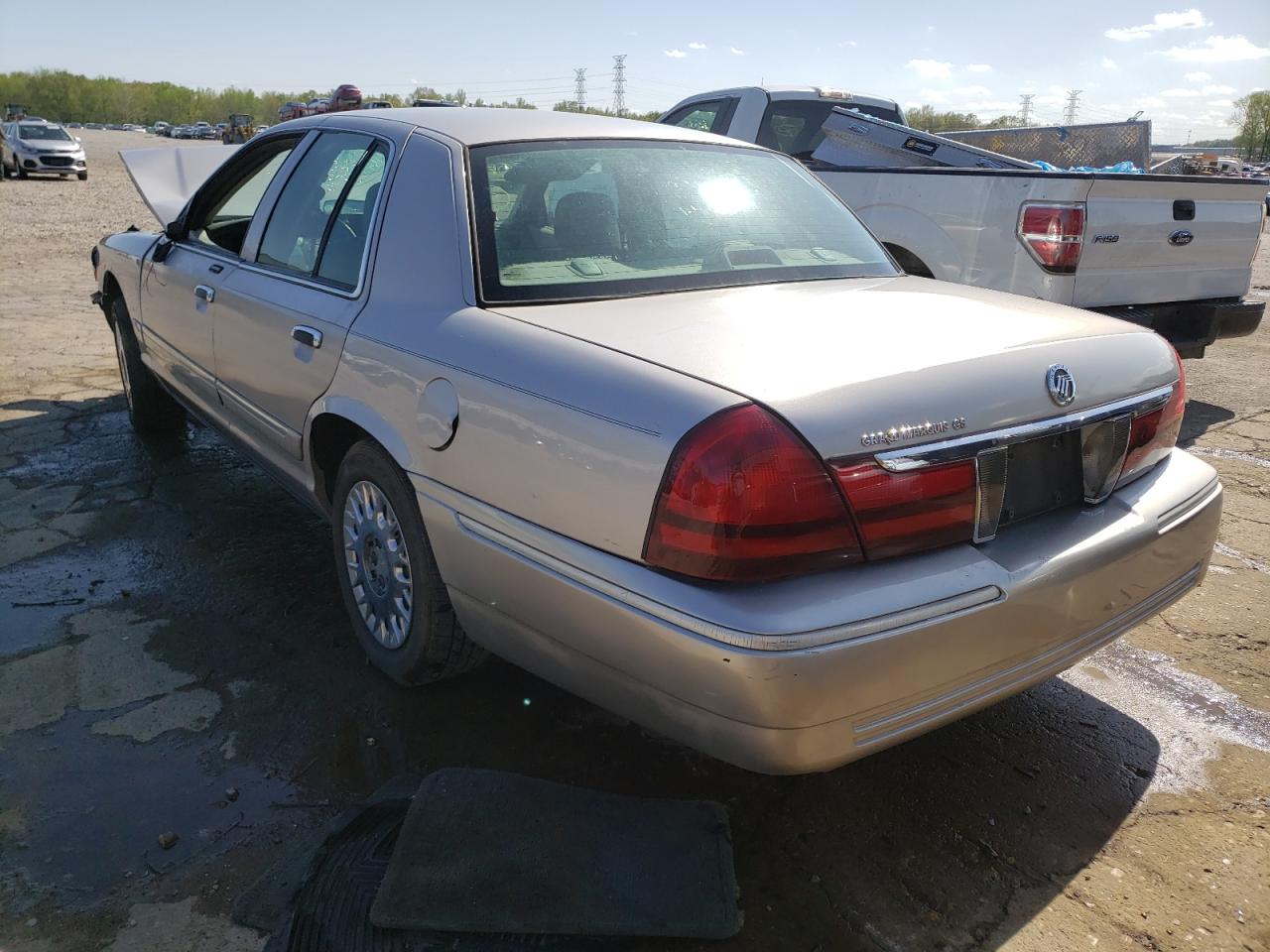 Photo 3 from auction – 2004 MERCURY GRAND MARQ with VIN 2MEFM74W24X603592