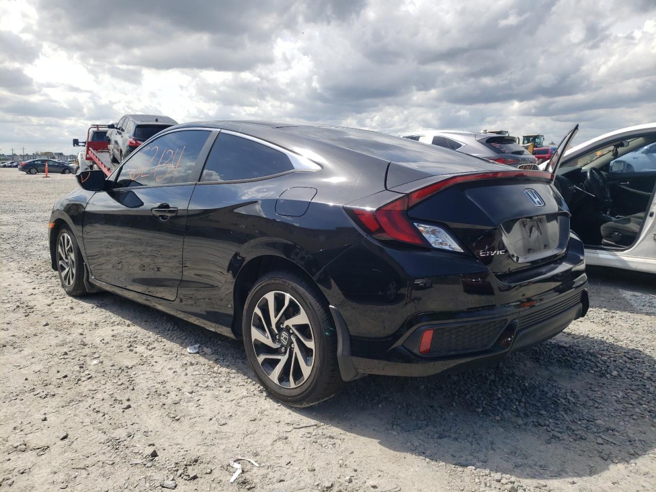 Photo 3 from auction – 2016 HONDA CIVIC LX with VIN 2HGFC4B01GH310784