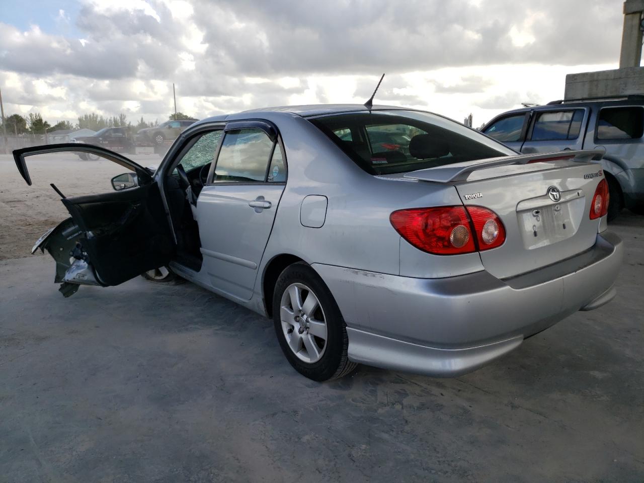 Фото 3 с аукциона – 2005 TOYOTA COROLLA CE с VIN 2T1BR32E45C406854