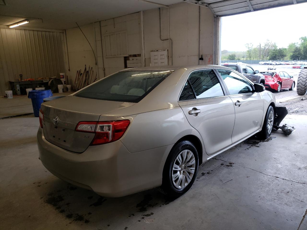 Photo 4 from auction – 2013 TOYOTA CAMRY L with VIN 4T1BF1FK0DU246675