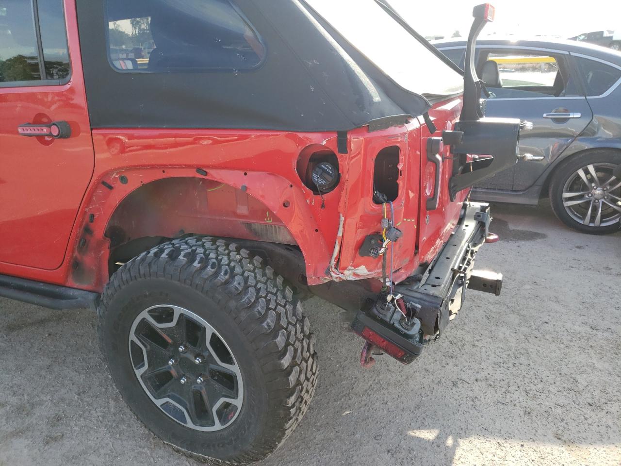 Photo 9 from auction – 2015 JEEP WRANGLER U with VIN 1C4BJWFG2FL602225