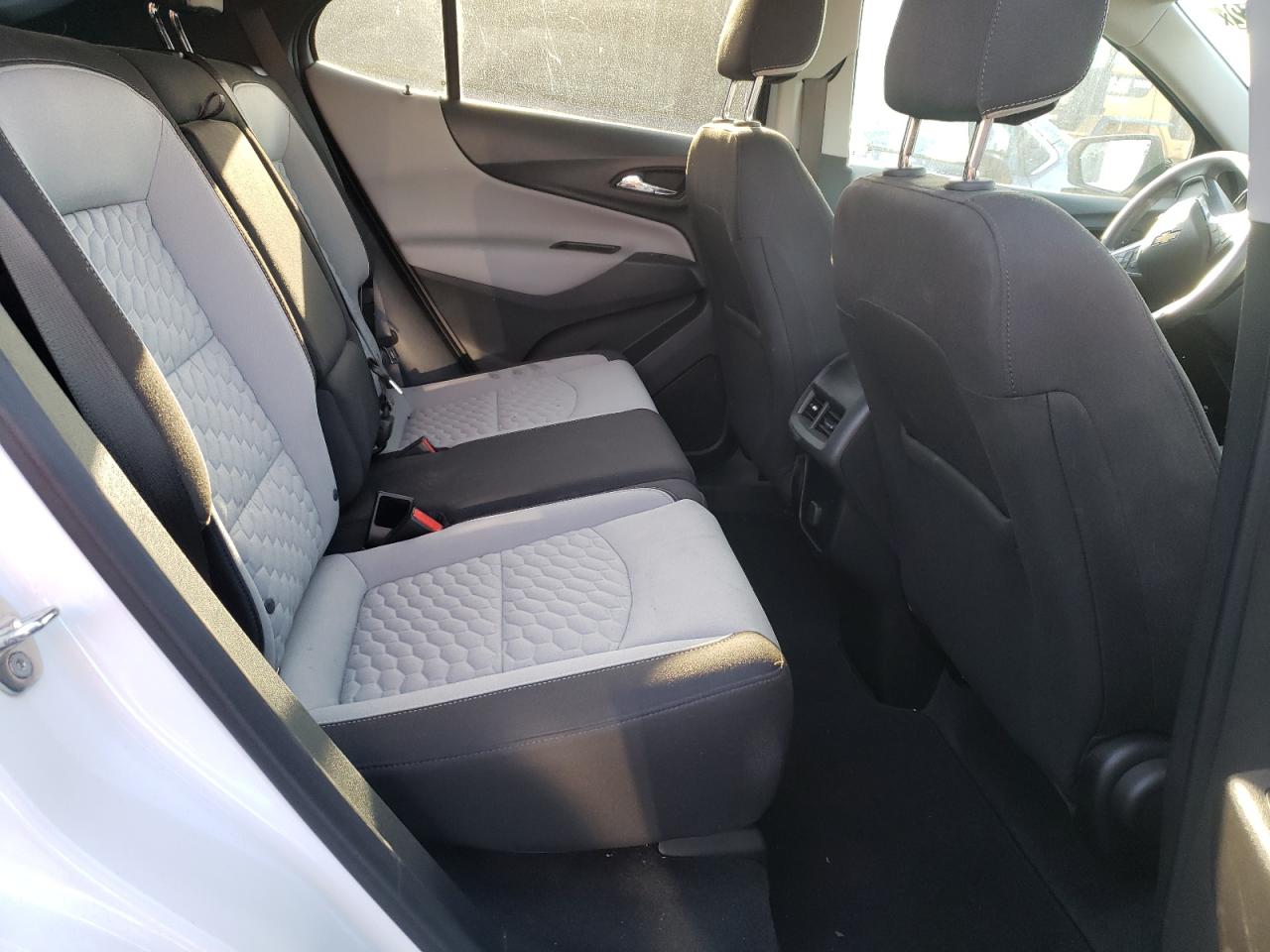 Photo 6 from auction – 2018 CHEVROLET EQUINOX LT with VIN 3GNAXJEV1JS566437
