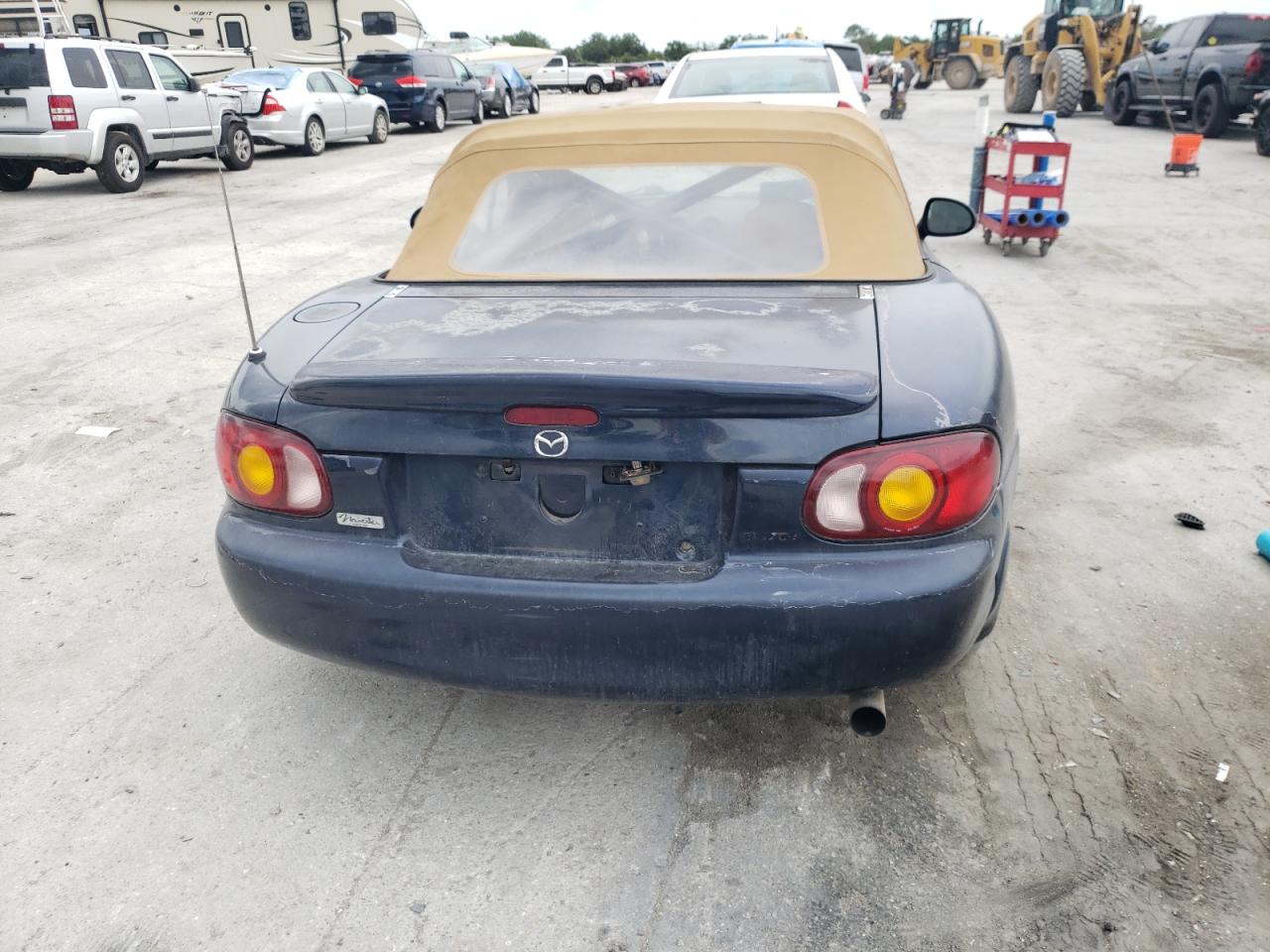 Photo 6 from auction – 2000 MAZDA MX-5 MIATA with VIN JM1NB3533Y0154766