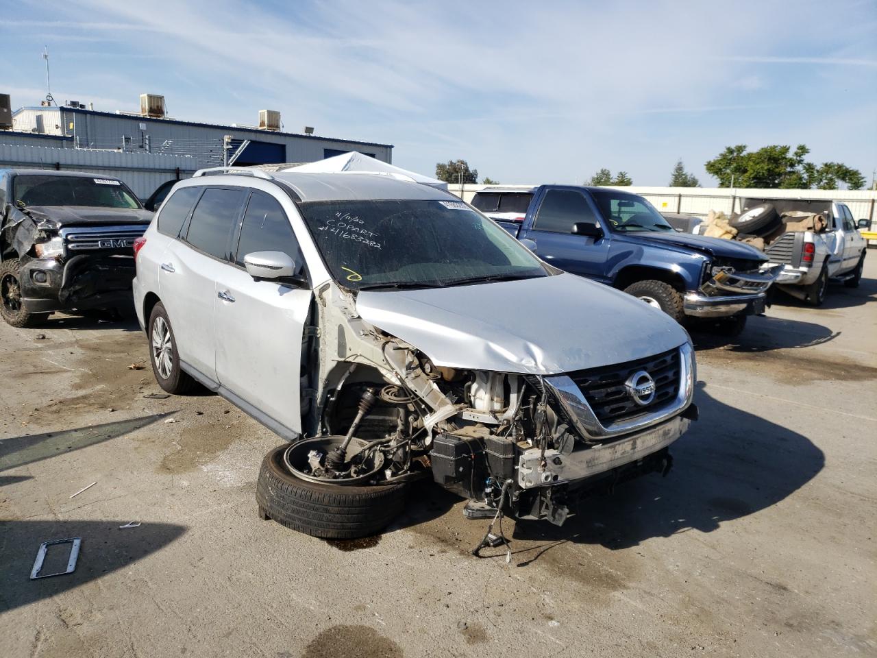 NISSAN PATHFINDER 2019 with VIN 5N1DR2MN3KC603739 - Photo from auction