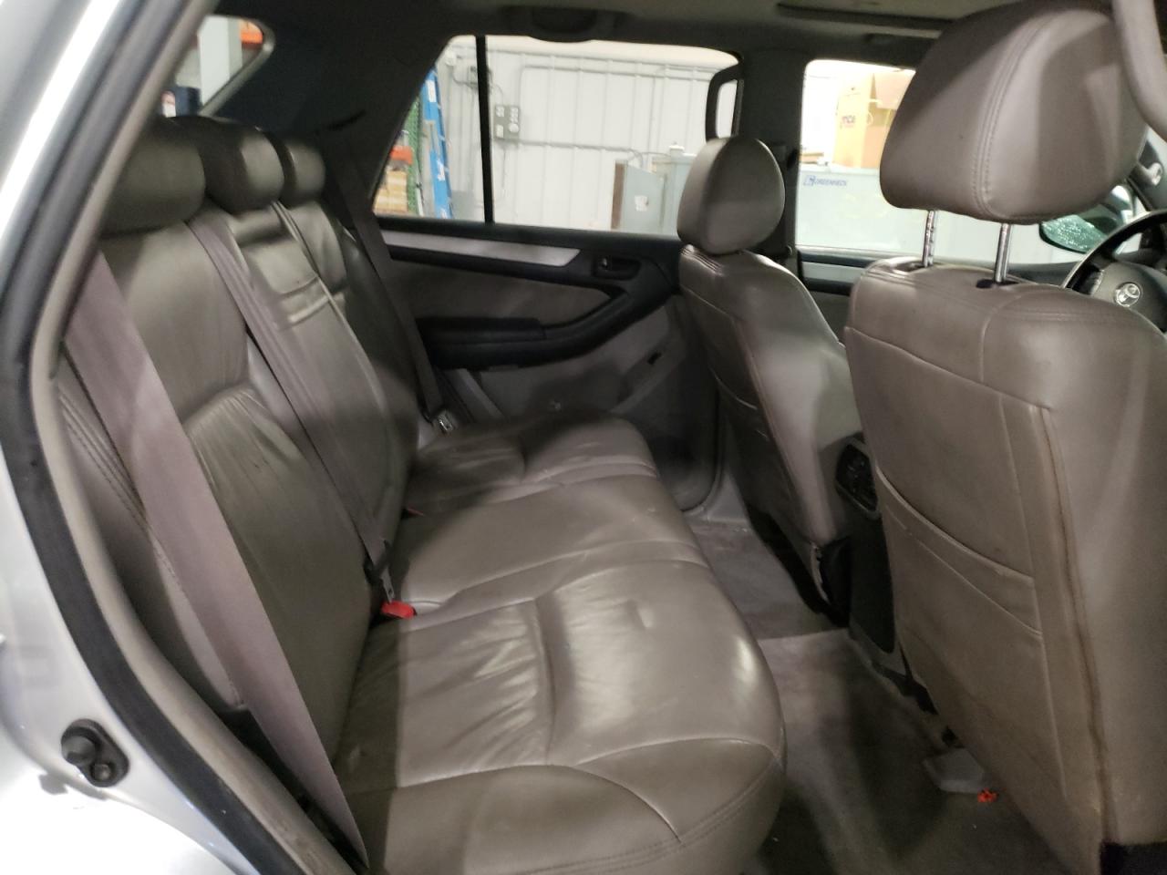 Photo 6 from auction – 2005 TOYOTA 4RUNNER SR with VIN JTEBU14R750058329