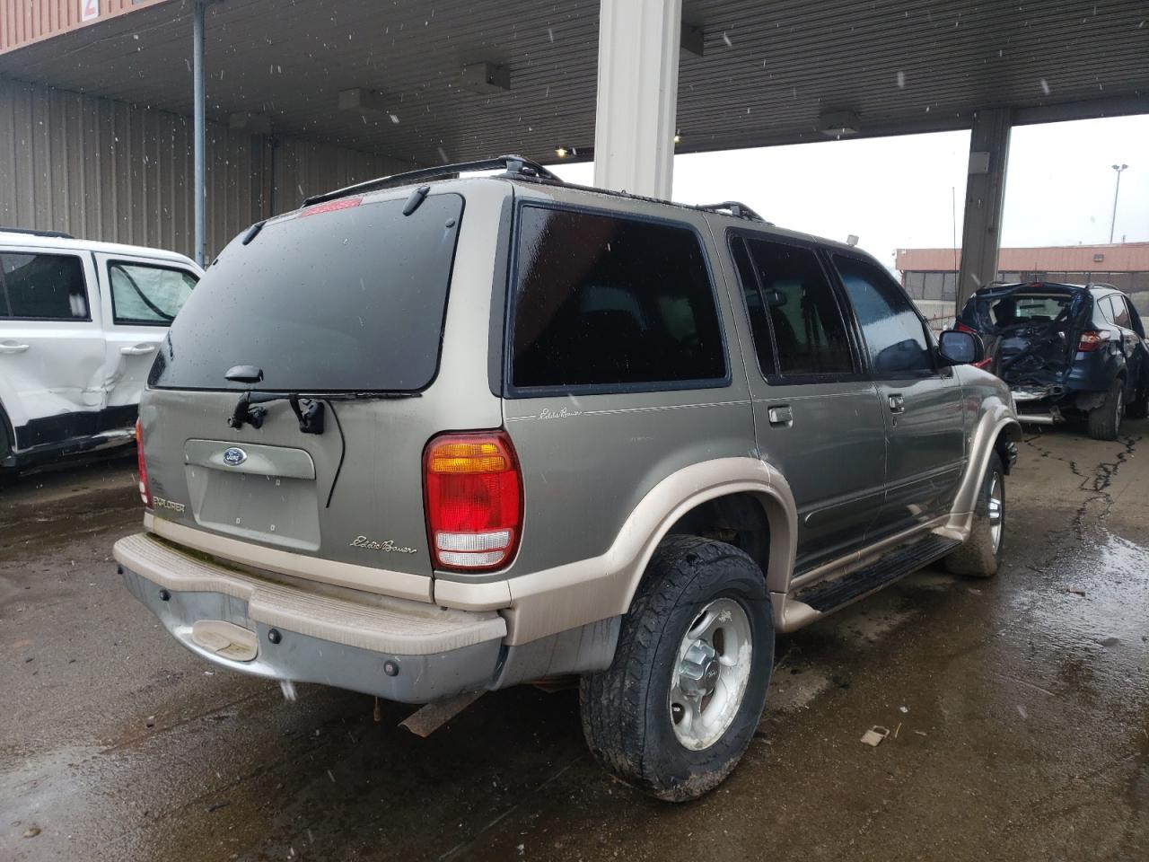 Photo 4 from auction – 2001 FORD EXPLORER E with VIN 1FMZU84P31ZA35240