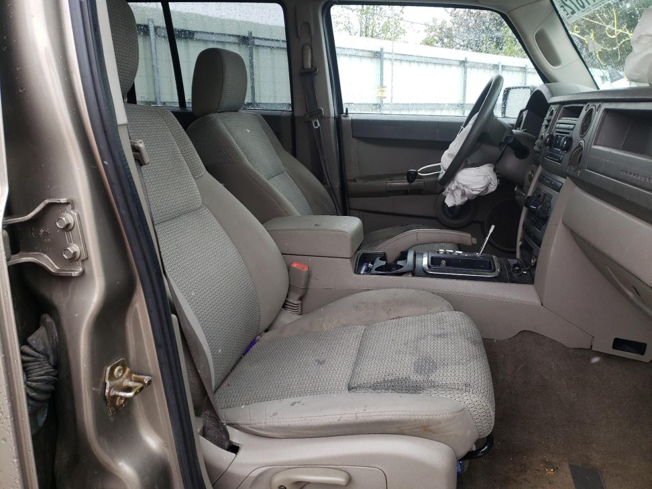 Photo 5 from auction – 2006 JEEP COMMANDER with VIN 1J8HH48K16C232437