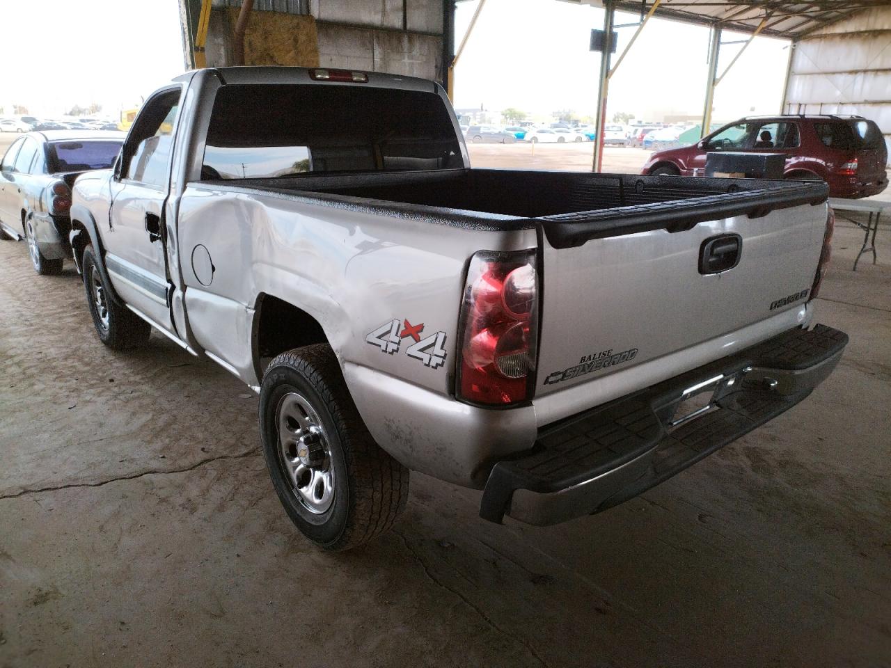 Photo 3 from auction – 2004 CHEVROLET SILVERADO with VIN 1GCEK14T94Z232981