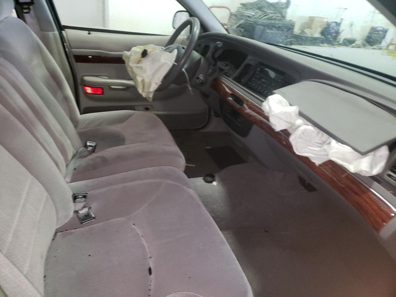 Photo 5 from auction – 2000 MERCURY GRAND MARQ with VIN 2MEFM75W7YX725742