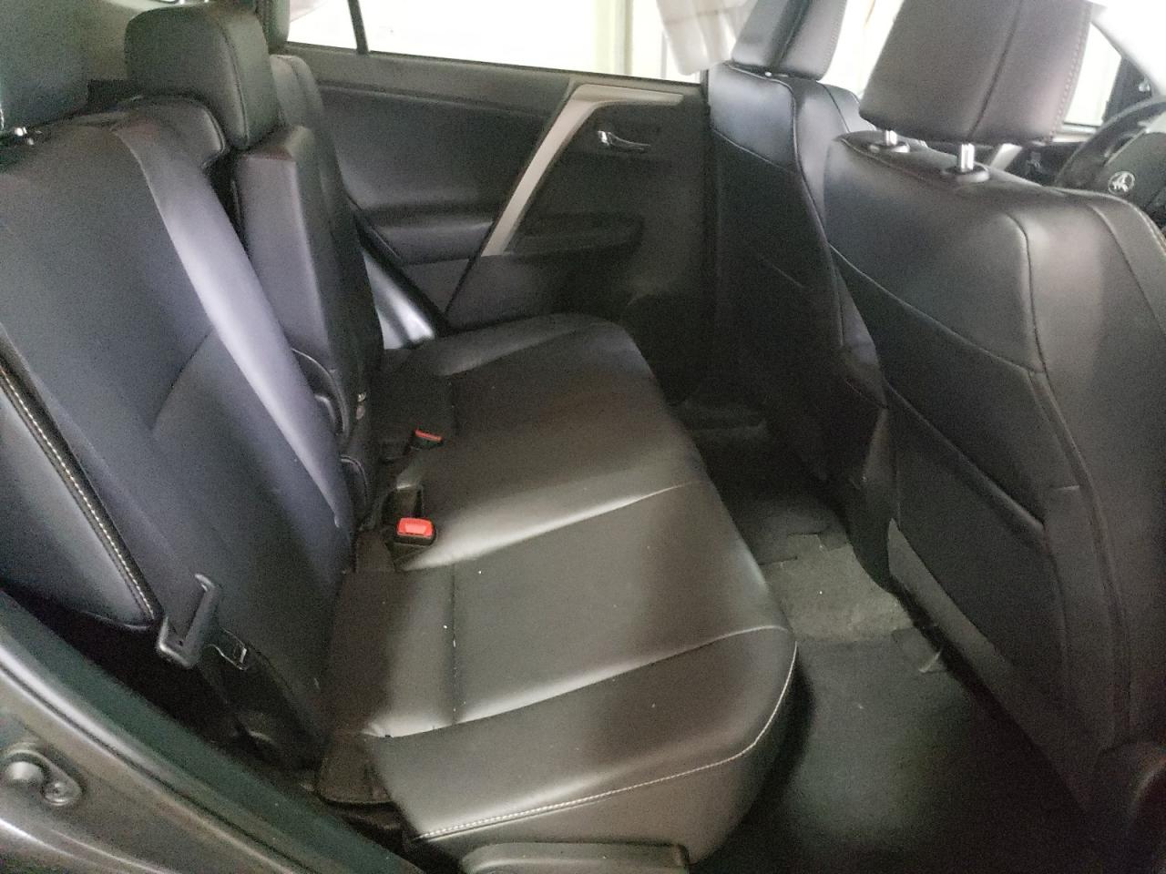 Photo 6 from auction – 2015 TOYOTA RAV4 LIMIT with VIN 2T3YFREV7FW146667