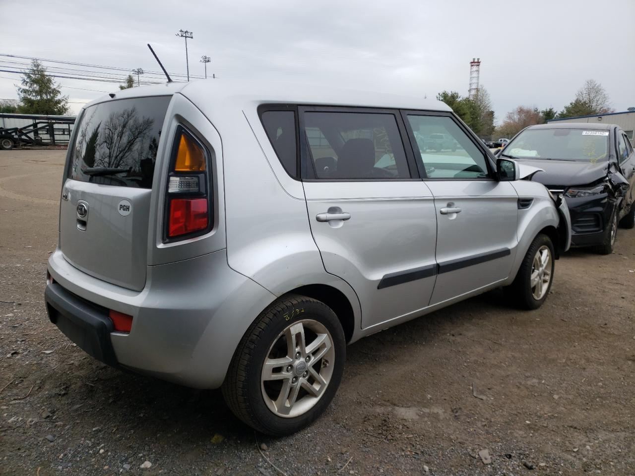 Photo 4 from auction – 2011 KIA SOUL + with VIN KNDJT2A29B7261161