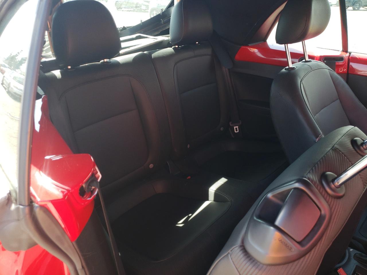 Photo 6 from auction – 2013 VOLKSWAGEN BEETLE with VIN 3VW5P7AT6DM820408
