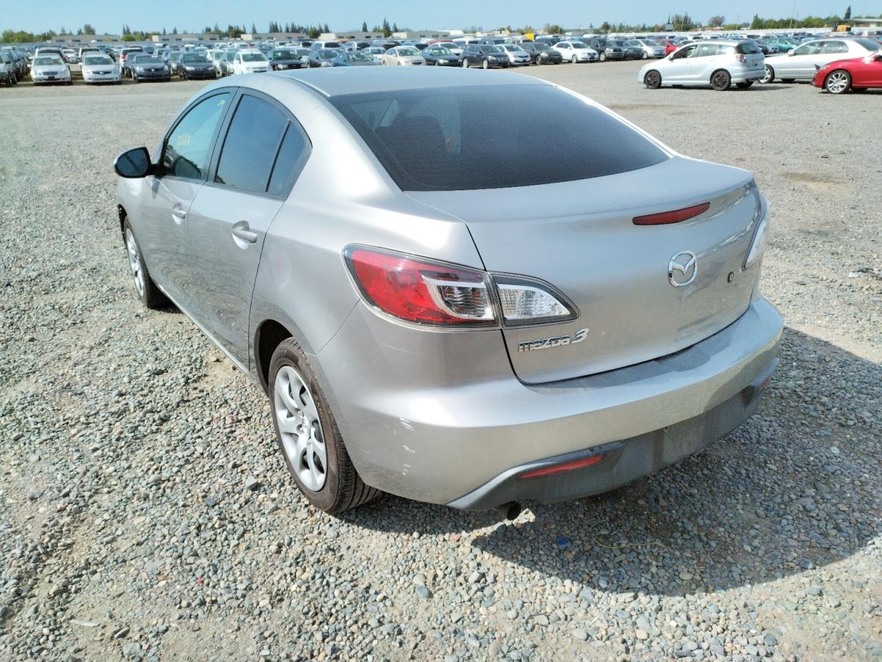 Photo 3 from auction – 2011 MAZDA 3 I with VIN JM1BL1UG5B1440354