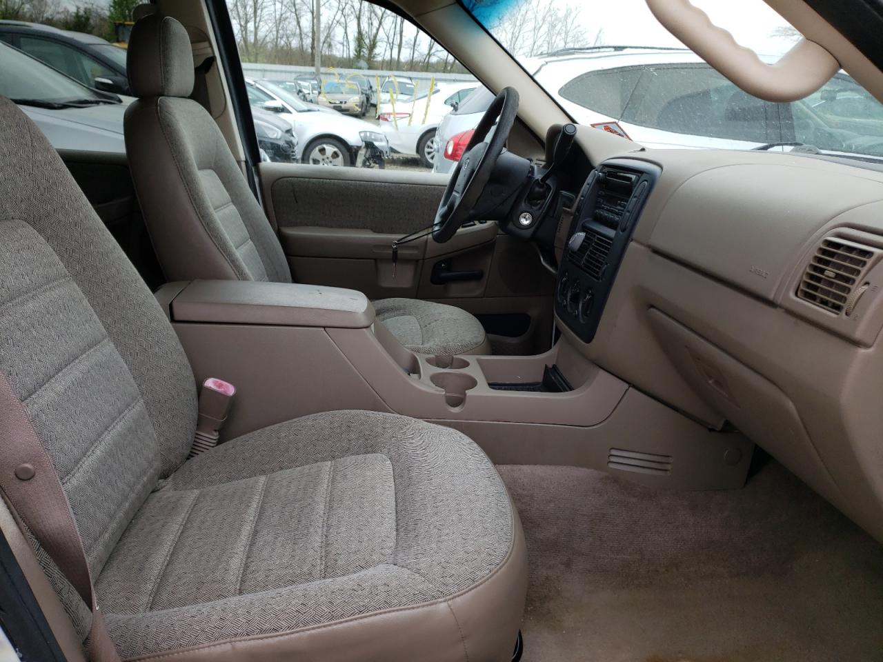 Photo 5 from auction – 2003 FORD EXPLORER S with VIN 1FMZU72K03UB60570