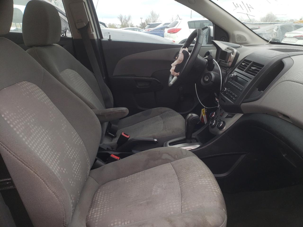 Photo 5 from auction – 2013 CHEVROLET SONIC LS with VIN 1G1JA5SH0D4194554