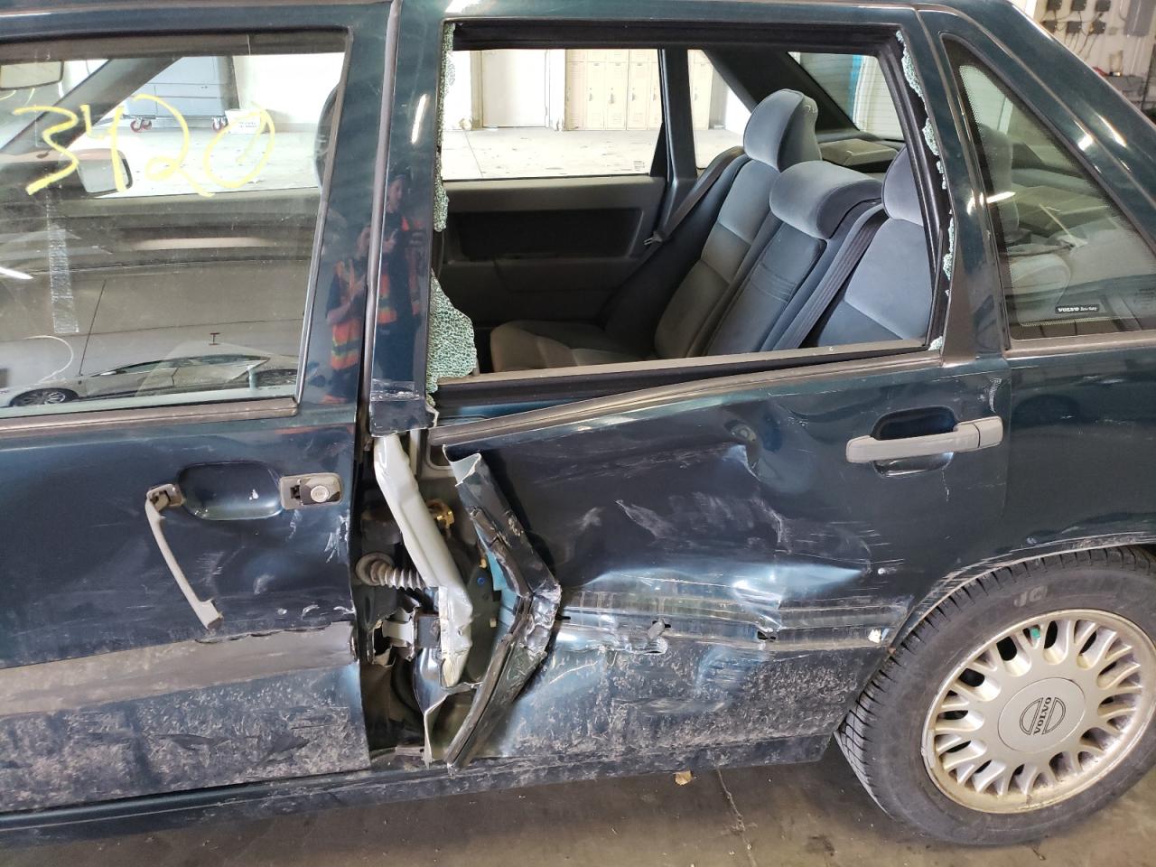 Photo 9 from auction – 1995 VOLVO 850 BASE with VIN YV1LS5531S2244247