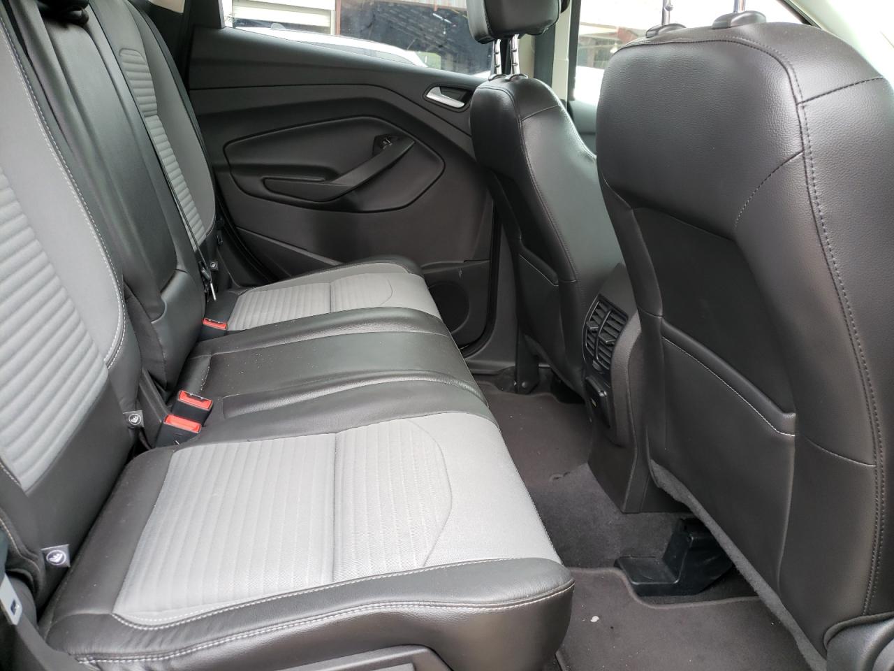 Photo 6 from auction – 2017 FORD ESCAPE SE with VIN 1FMCU0GD2HUB96078