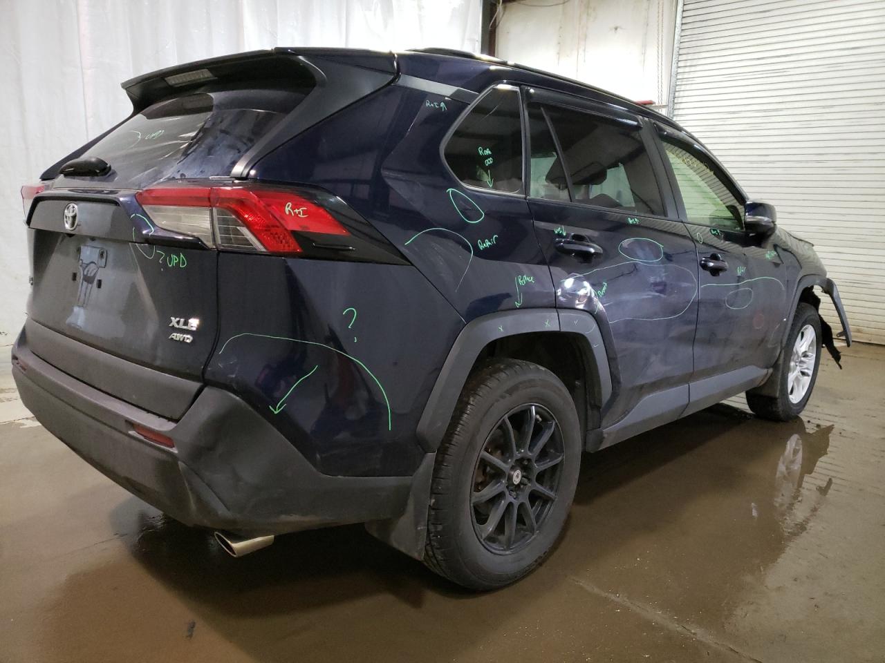 Photo 4 from auction – 2019 TOYOTA RAV4 XLE with VIN JTMP1RFVXKD005821