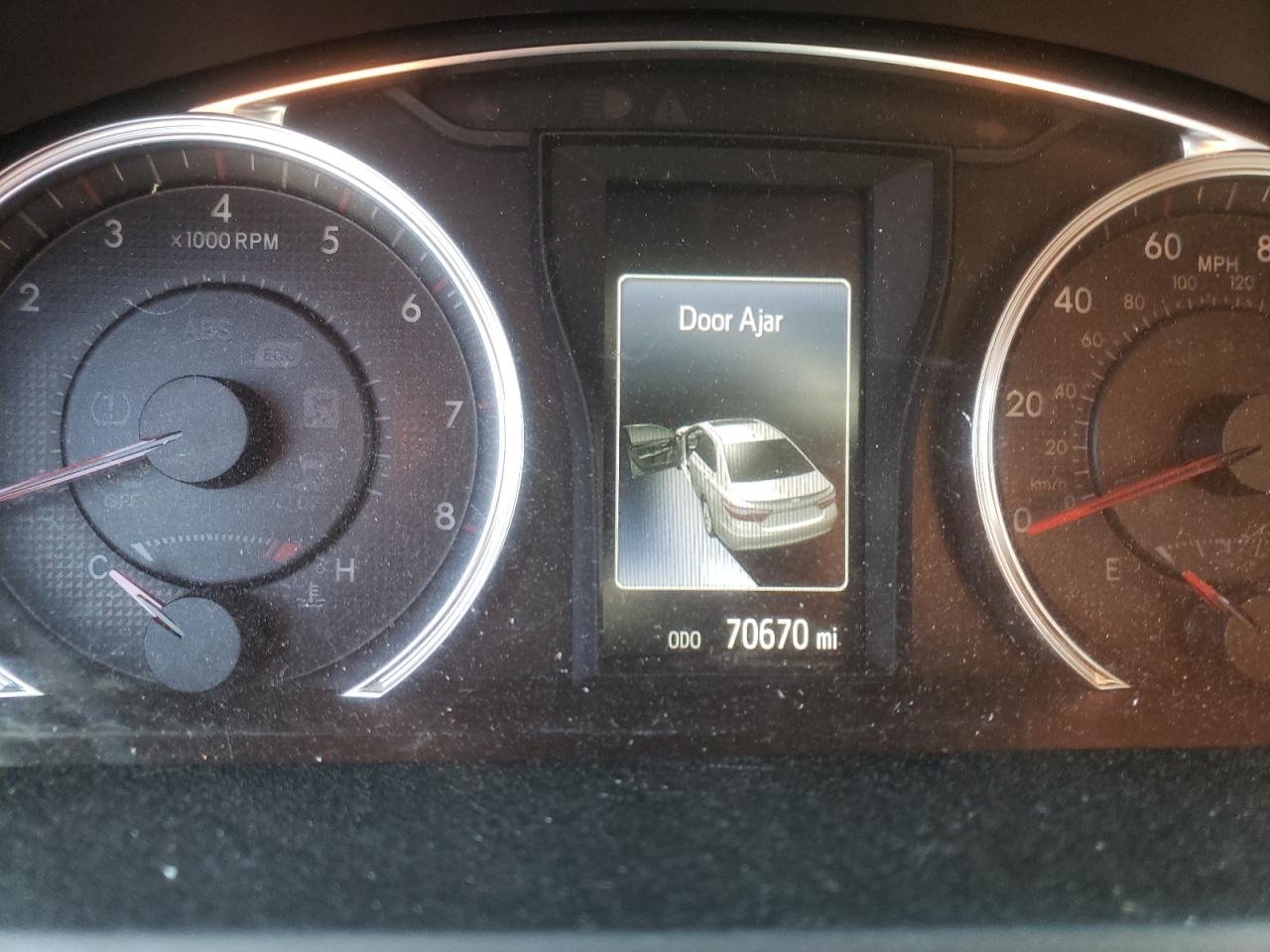 Photo 8 from auction – 2016 TOYOTA CAMRY LE with VIN 4T1BF1FK1GU598457