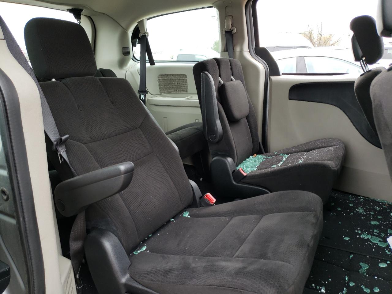 Photo 6 from auction – 2015 DODGE GRAND CARA with VIN 2C4RDGBGXFR667400