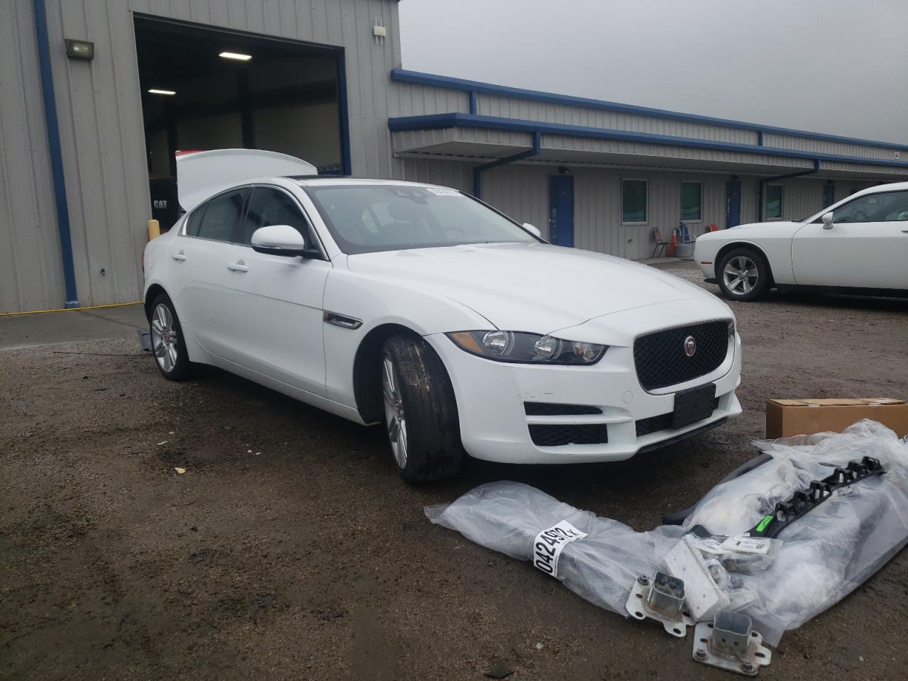 Фото 1 с аукциона – 2019 JAGUAR XE с VIN SAJAR4FX7KCP52061