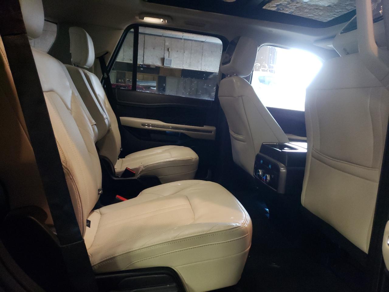 Photo 6 from auction – 2019 FORD EXPEDITION with VIN 1FMJU1MT3KEA72461