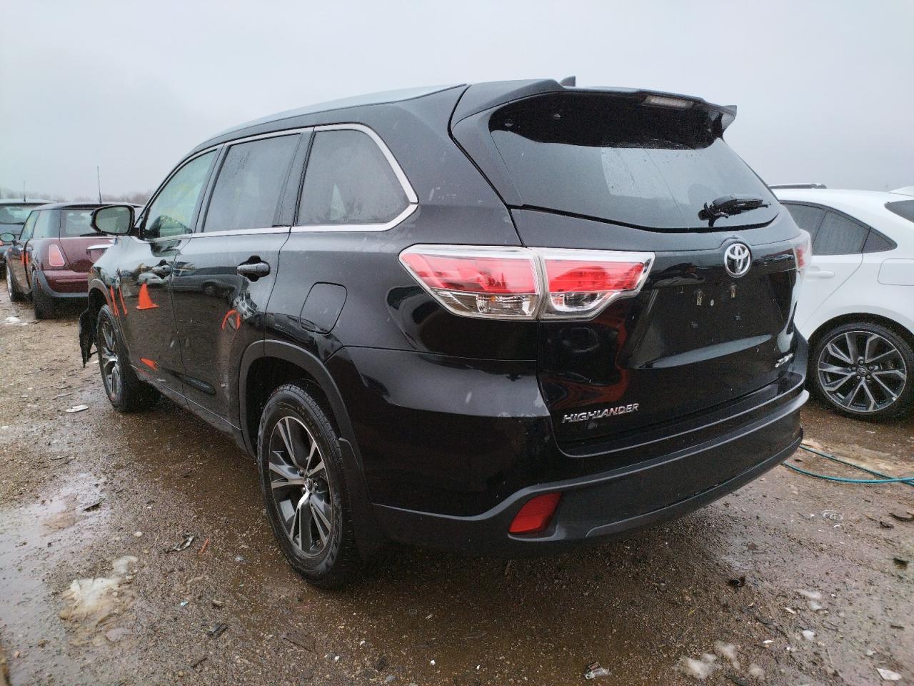 Photo 3 from auction – 2016 TOYOTA HIGHLANDER with VIN 5TDJKRFHXGS505289