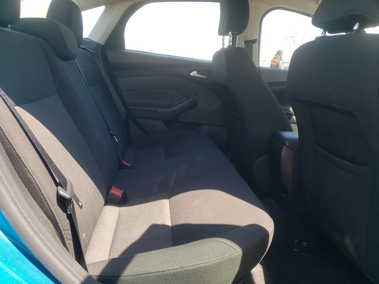 Photo 6 from auction – 2015 FORD FOCUS SE with VIN 1FADP3F29FL340297