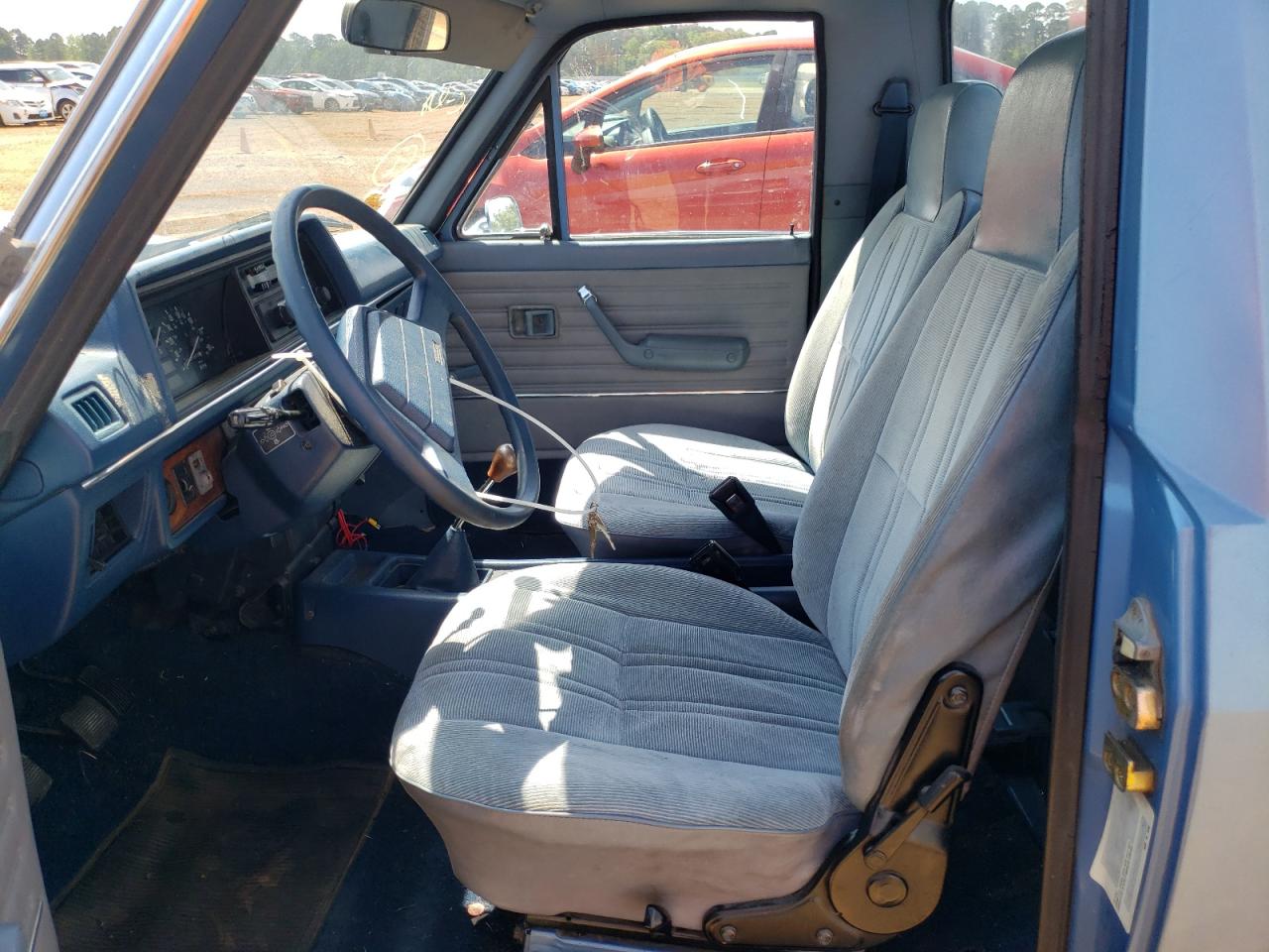 Photo 5 from auction – 1982 MAZDA B2000 with VIN JM2UC1214C0557451