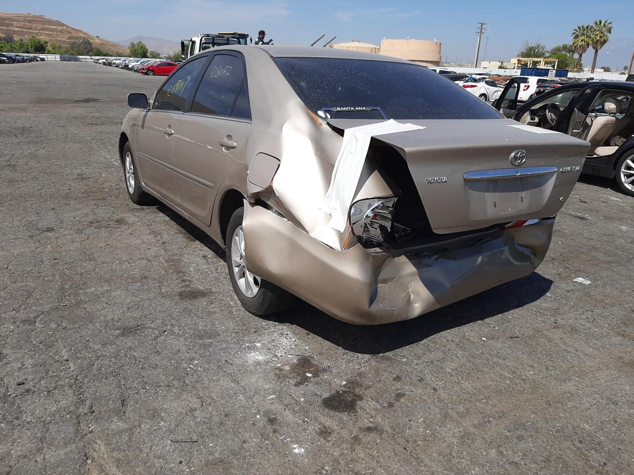 Photo 3 from auction – 2004 TOYOTA CAMRY LE with VIN 4T1BF32K94U064104