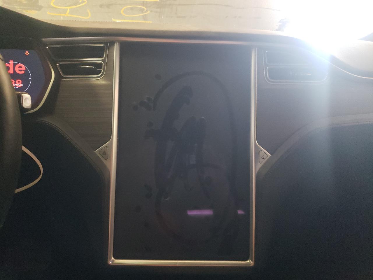 Photo 9 from auction – 2016 TESLA MODEL X with VIN 5YJXCBE22GF003988