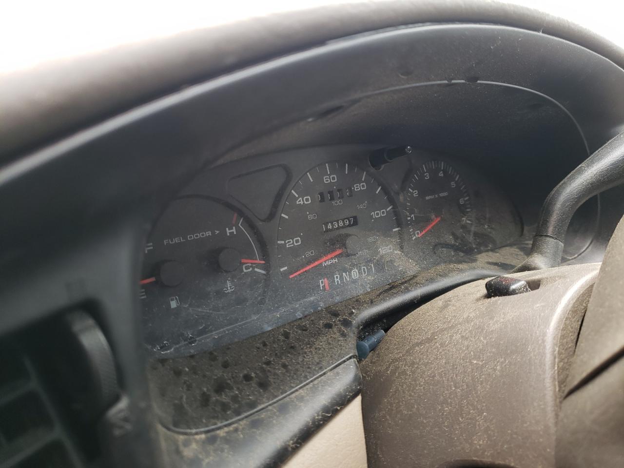 Photo 8 from auction – 2001 FORD TAURUS SE with VIN 1FAFP53241A244848