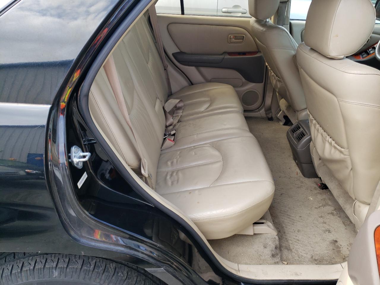 Photo 6 from auction – 1999 LEXUS RX 300 with VIN JT6HF10U4X0028637