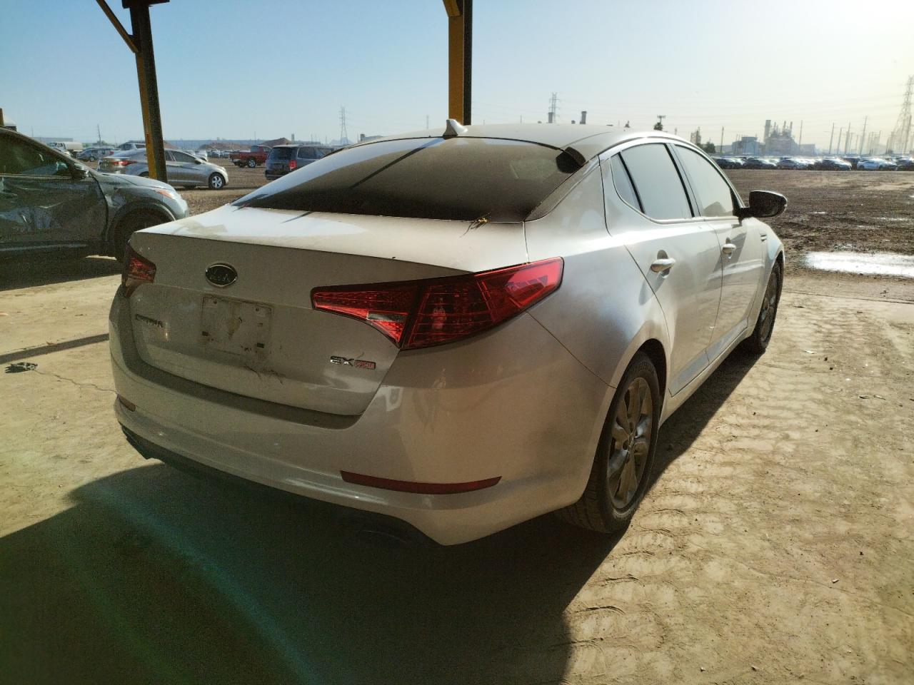 Photo 4 from auction – 2011 KIA OPTIMA EX with VIN KNAGN4A77B5055891