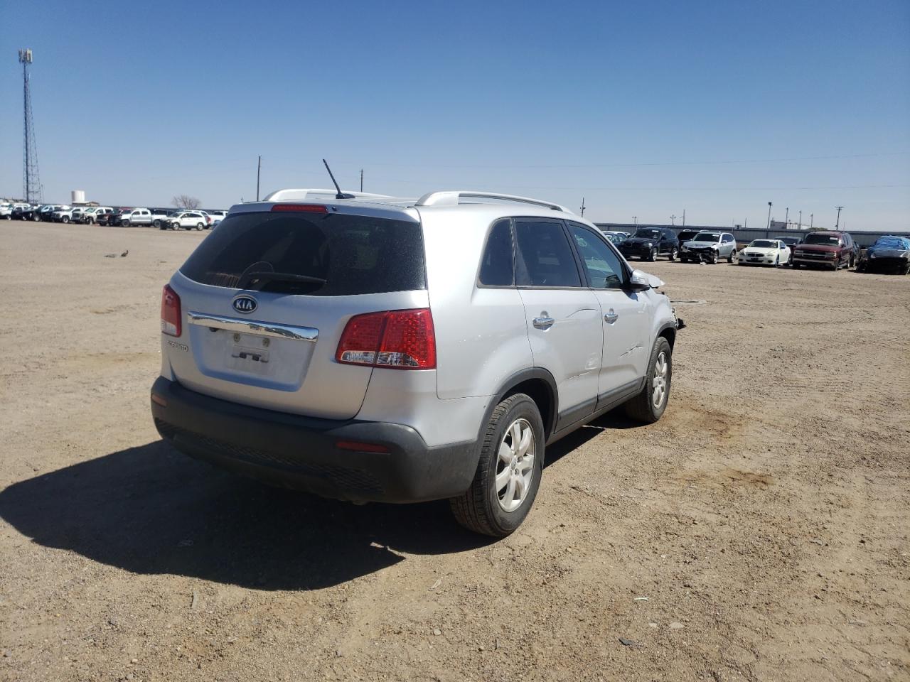 Photo 4 from auction – 2013 KIA SORENTO LX with VIN 5XYKT4A67DG415696