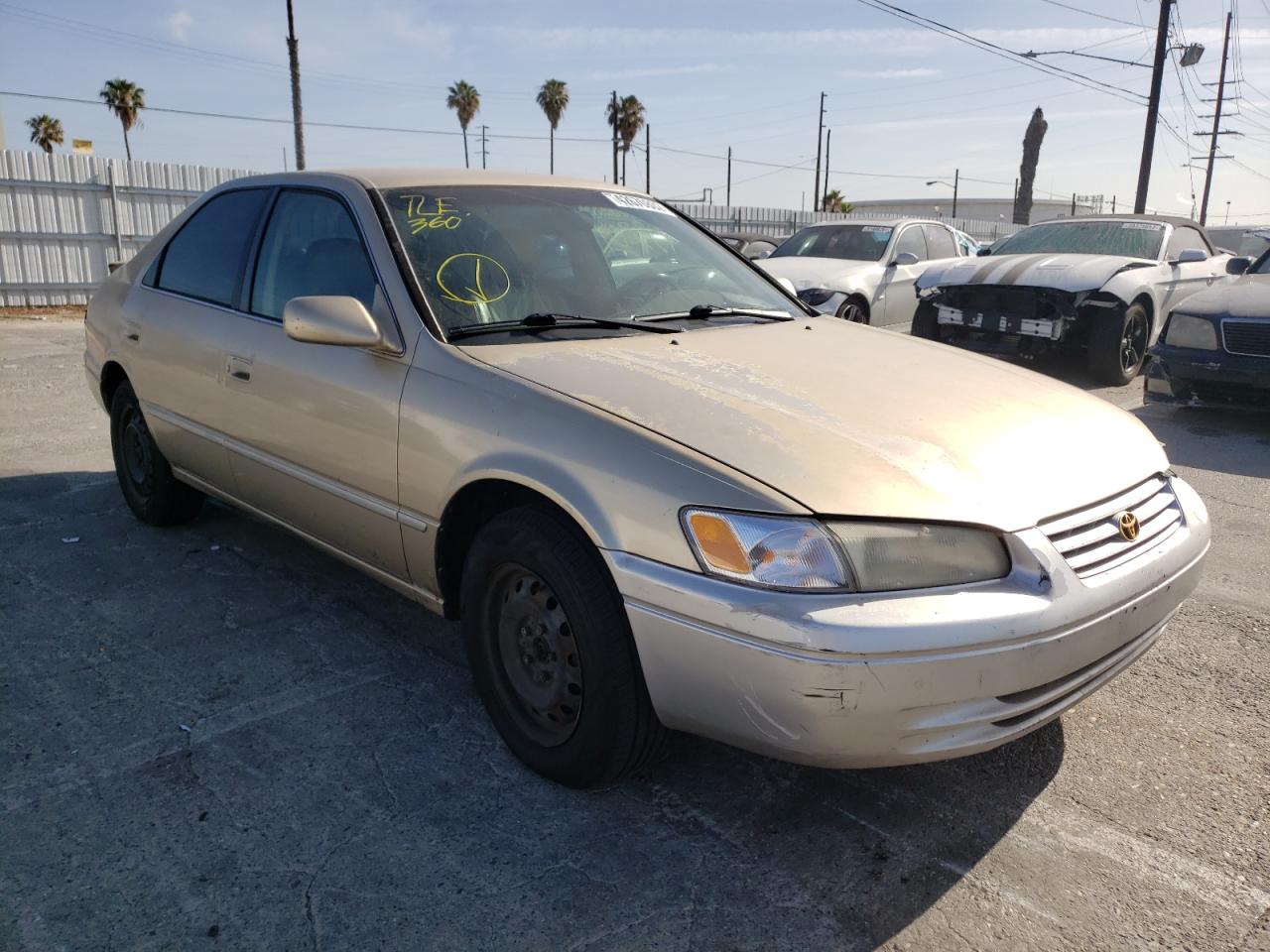 TOYOTA CAMRY LE 1997 with VIN JT2BF22K9V0043690 - Photo from auction