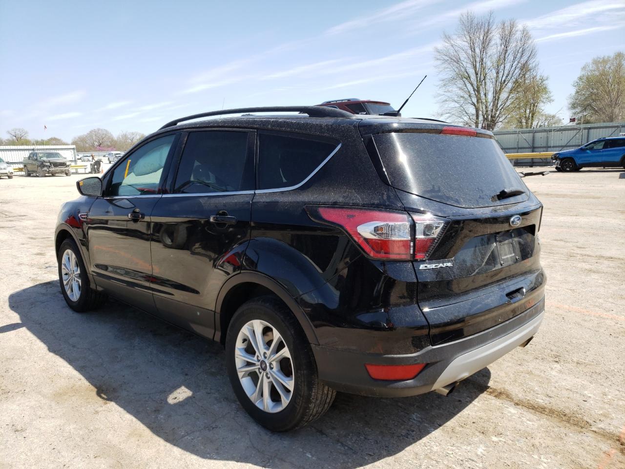 Photo 3 from auction – 2017 FORD ESCAPE SE with VIN 1FMCU0GD7HUC27941