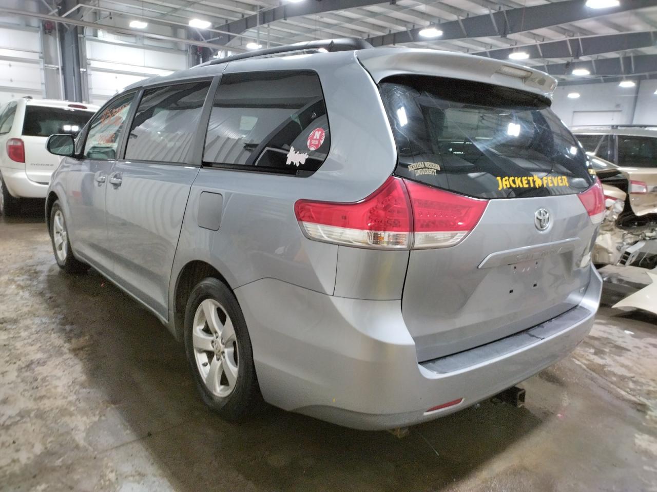 Photo 3 from auction – 2012 TOYOTA SIENNA LE with VIN 5TDKK3DC3CS195778