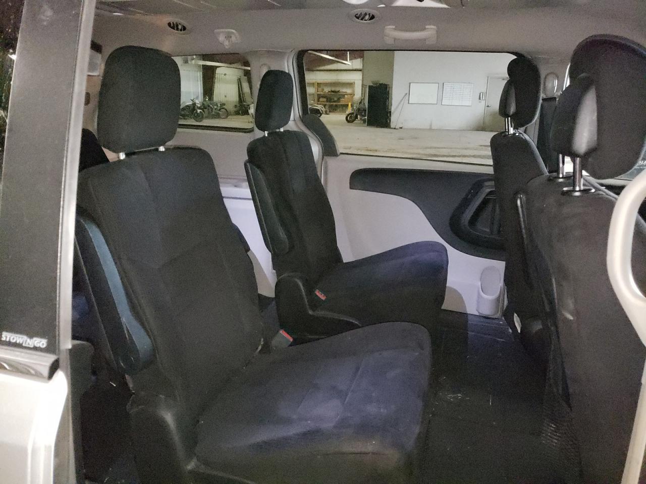 Photo 6 from auction – 2011 CHRYSLER TOWN & COU with VIN 2A4RR5DG7BR612605