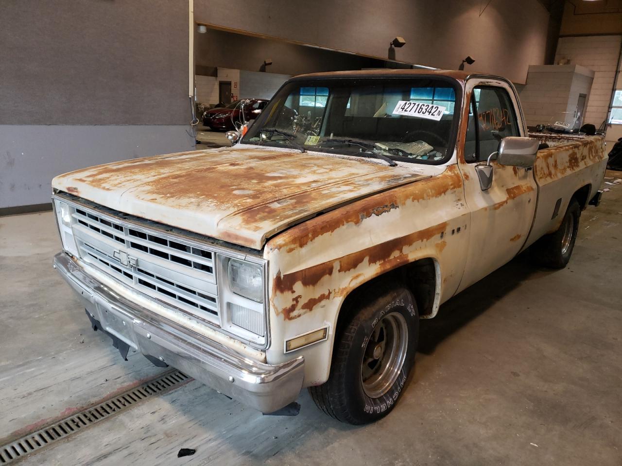Photo 2 from auction – 1987 CHEVROLET R10 with VIN 1GCDR14K5HF389767