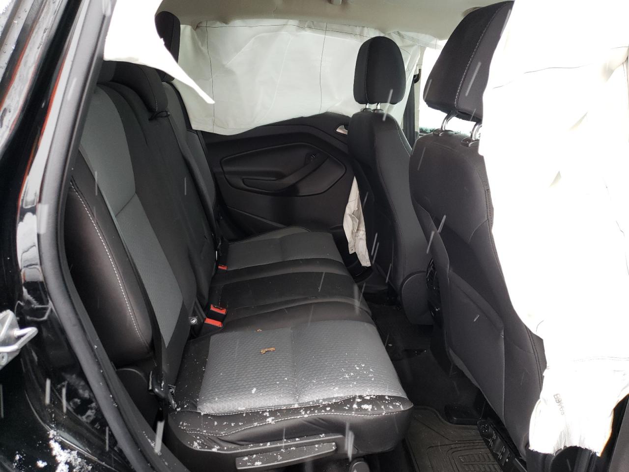 Photo 6 from auction – 2017 FORD ESCAPE SE with VIN 1FMCU0GD7HUE91628