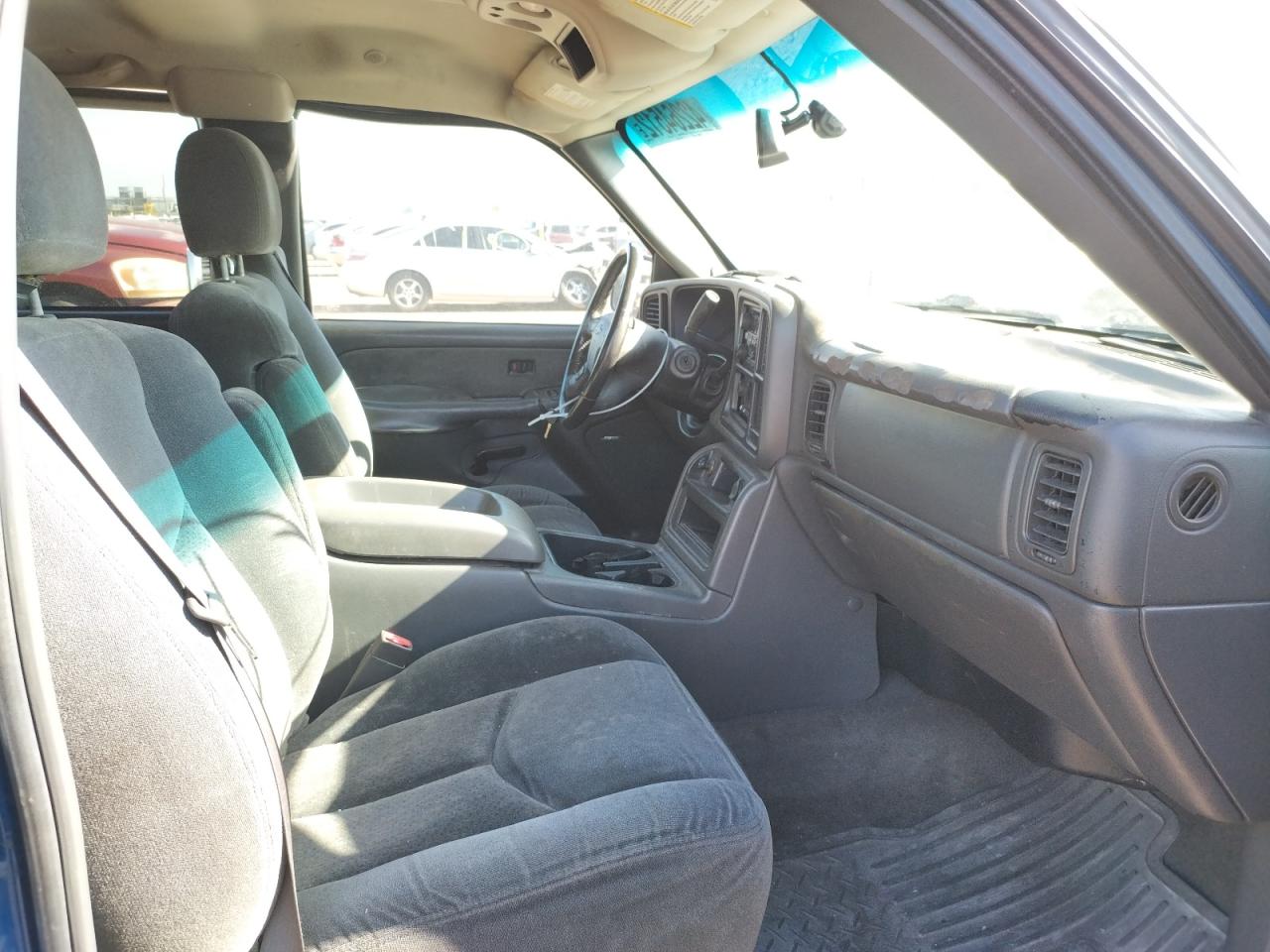 Photo 5 from auction – 2003 CHEVROLET SILVERADO with VIN 2GCEC19T031252937