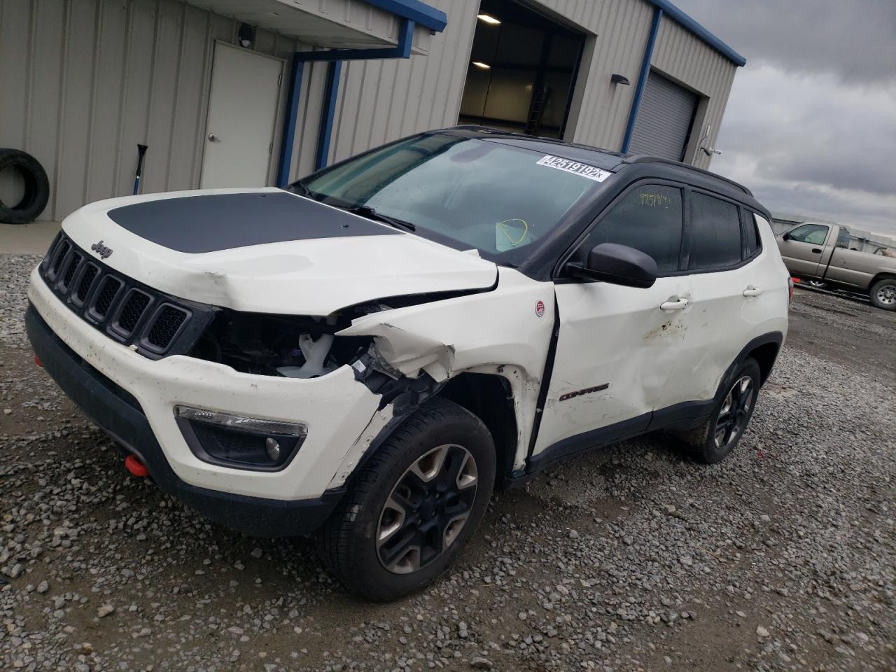 Photo 2 from auction – 2017 JEEP COMPASS TR with VIN 3C4NJDDB1HT689566