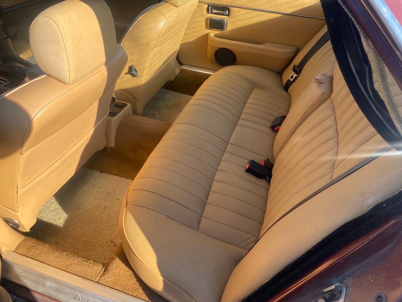 Photo 6 from auction – 1983 JAGUAR XJ6 with VIN SAJAV1349DC351375