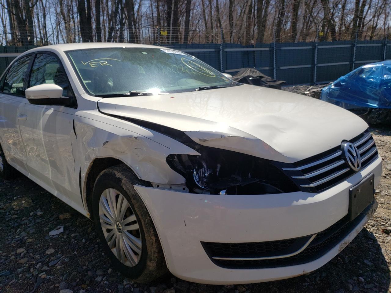 Photo 9 from auction – 2014 VOLKSWAGEN PASSAT S with VIN 1VWAT7A3XEC087065