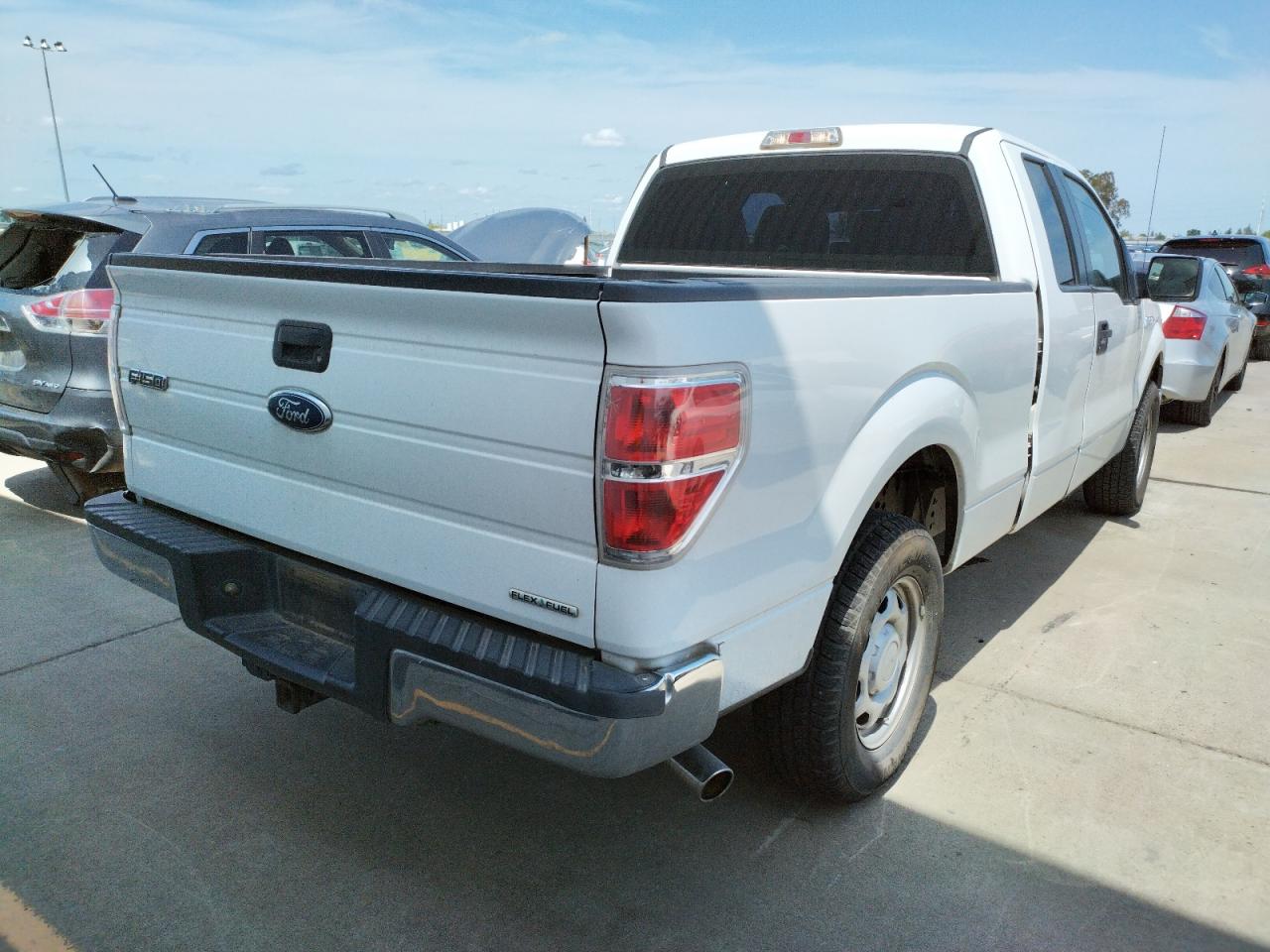 Photo 4 from auction – 2011 FORD F150 SUPER with VIN 1FTEX1CM2BFA66362