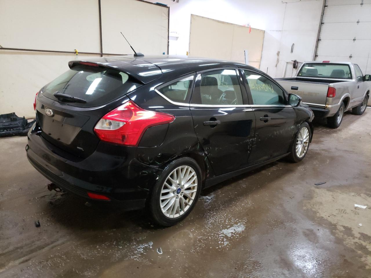Photo 4 from auction – 2012 FORD FOCUS SEL with VIN 1FAHP3M23CL261966