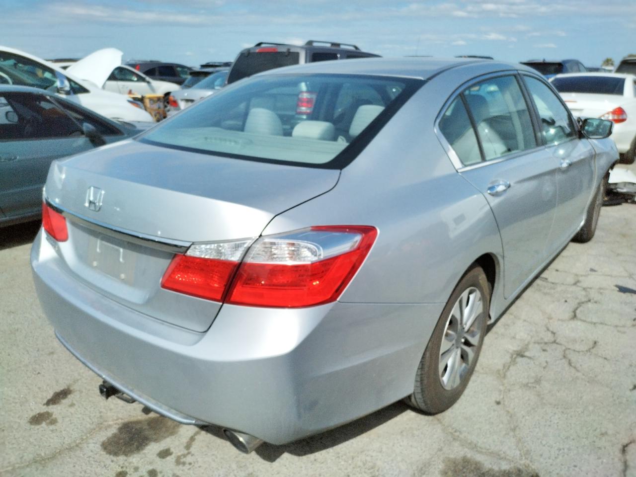 Photo 4 from auction – 2014 HONDA ACCORD LX with VIN 1HGCR2F34EA176293
