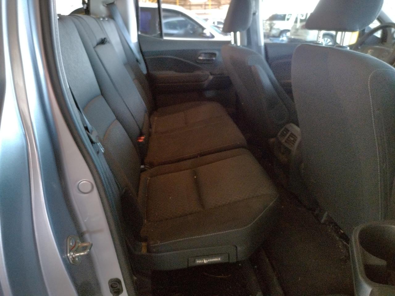 Photo 6 from auction – 2017 HONDA RIDGELINE with VIN 5FPYK3F27HB026929