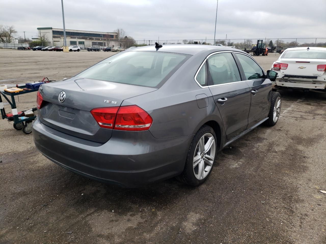 Photo 4 from auction – 2014 VOLKSWAGEN PASSAT SE with VIN 1VWBT7A34EC042336